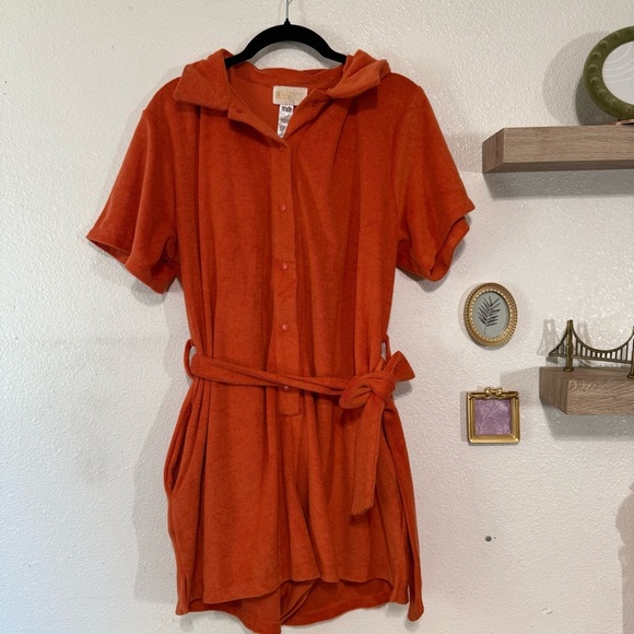 Beach Riot GIA Desa Size: Medium Snap Up Collared Terry Cloth Tie Waist Romper - Picture 6 of 9